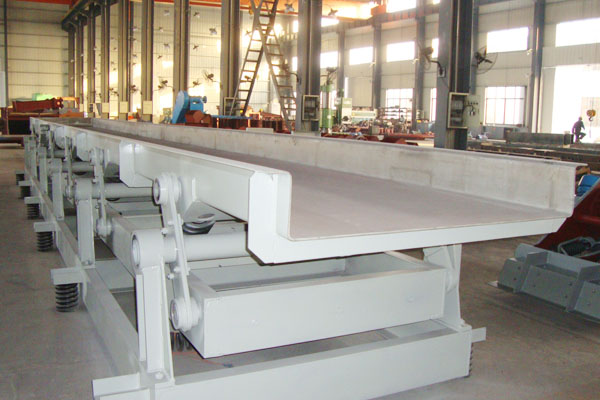 惯性振动热料输送机